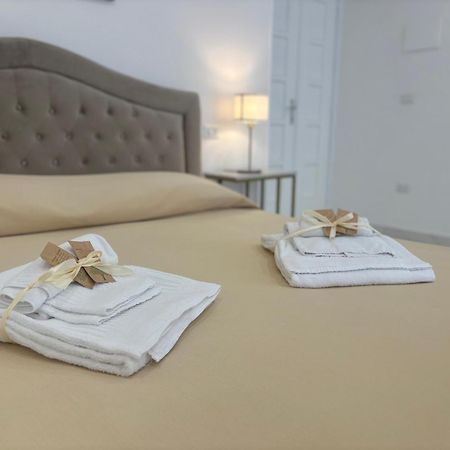 Tina'S Room Санта-Марія-ді-Кастеллабате Екстер'єр фото